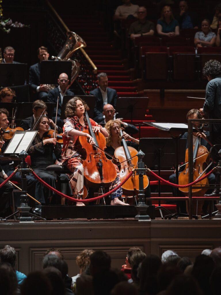 Anastasia Kobekina plays Elgar's Cello Concerto