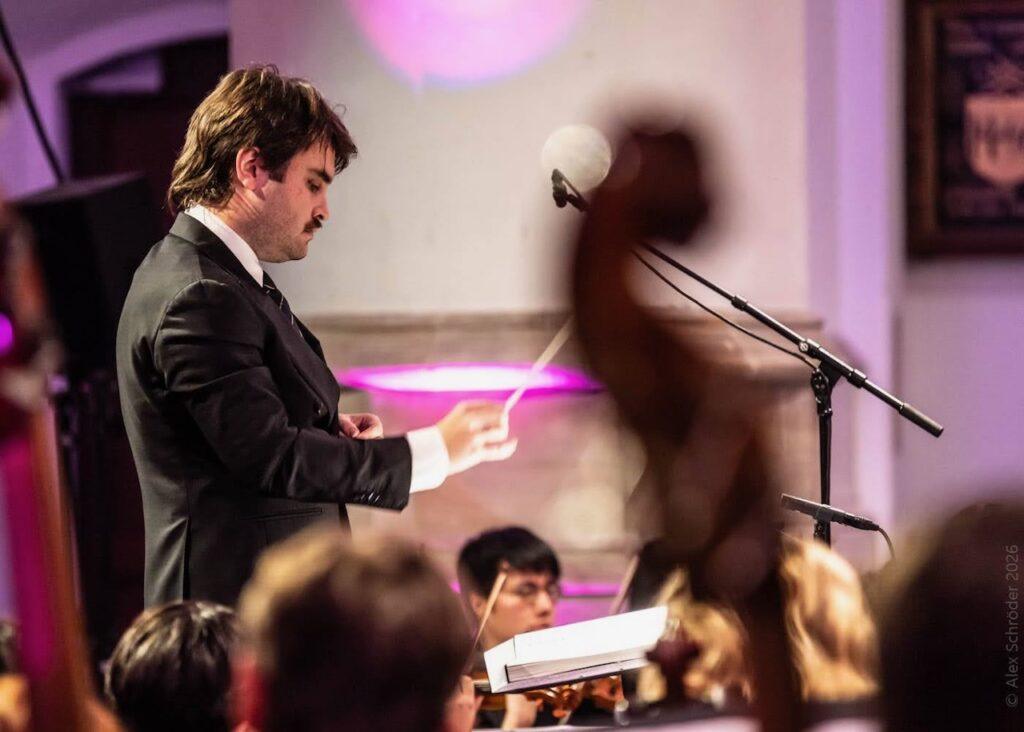 Sam Weller conducts Britten War Requiem