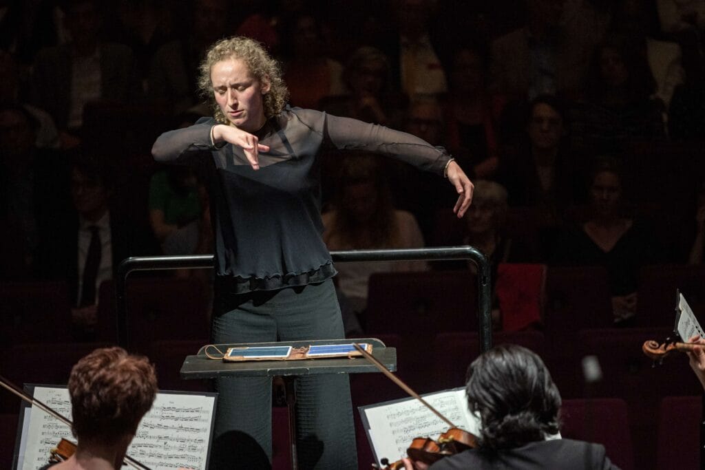 Chloe Rooke conducting the 1st movement from Mahler’s 4th Symphony with the Rotterdam Philharmonic