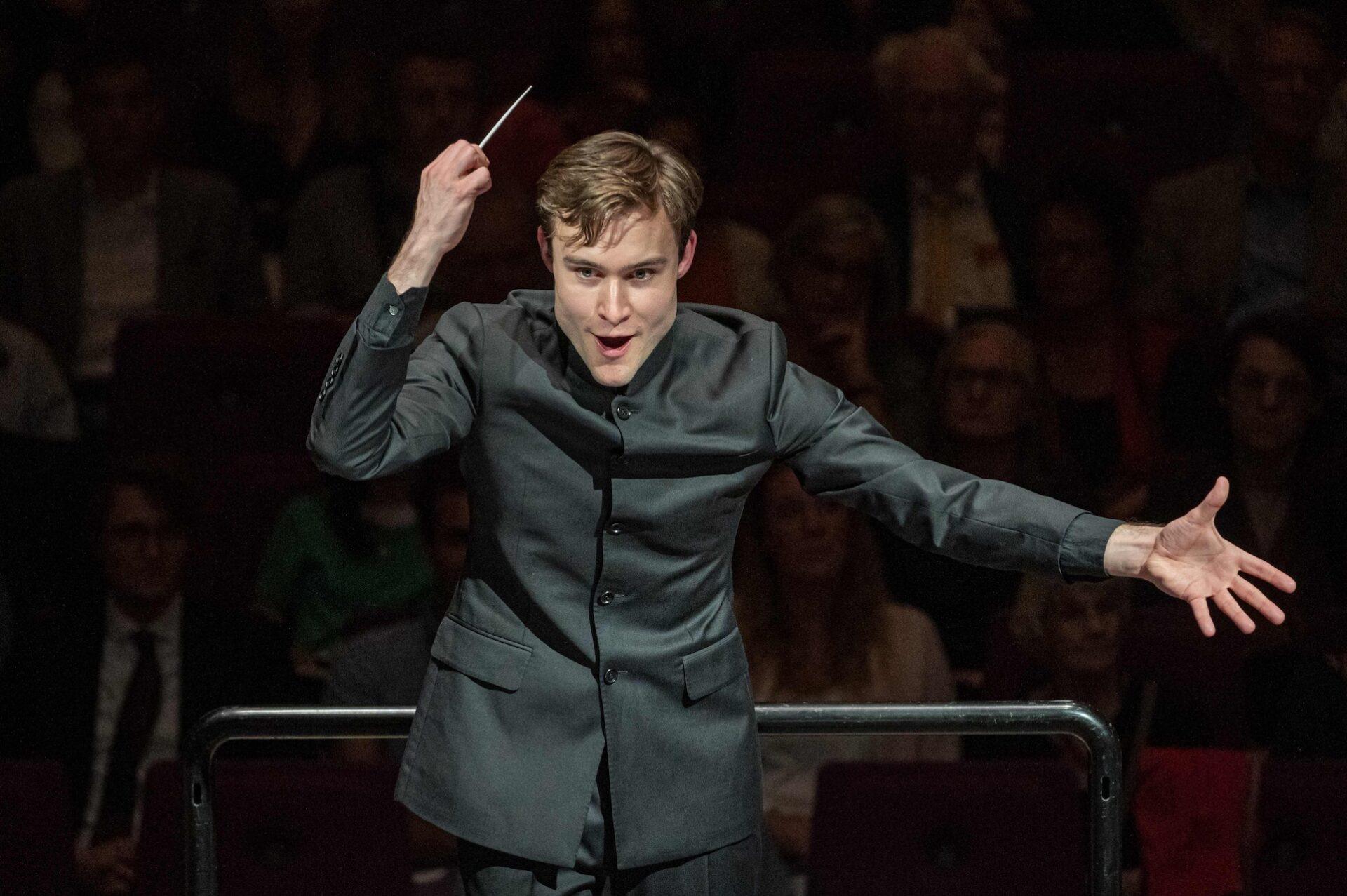 Bertie Baigent conducting the Rotterdam Philharmonic