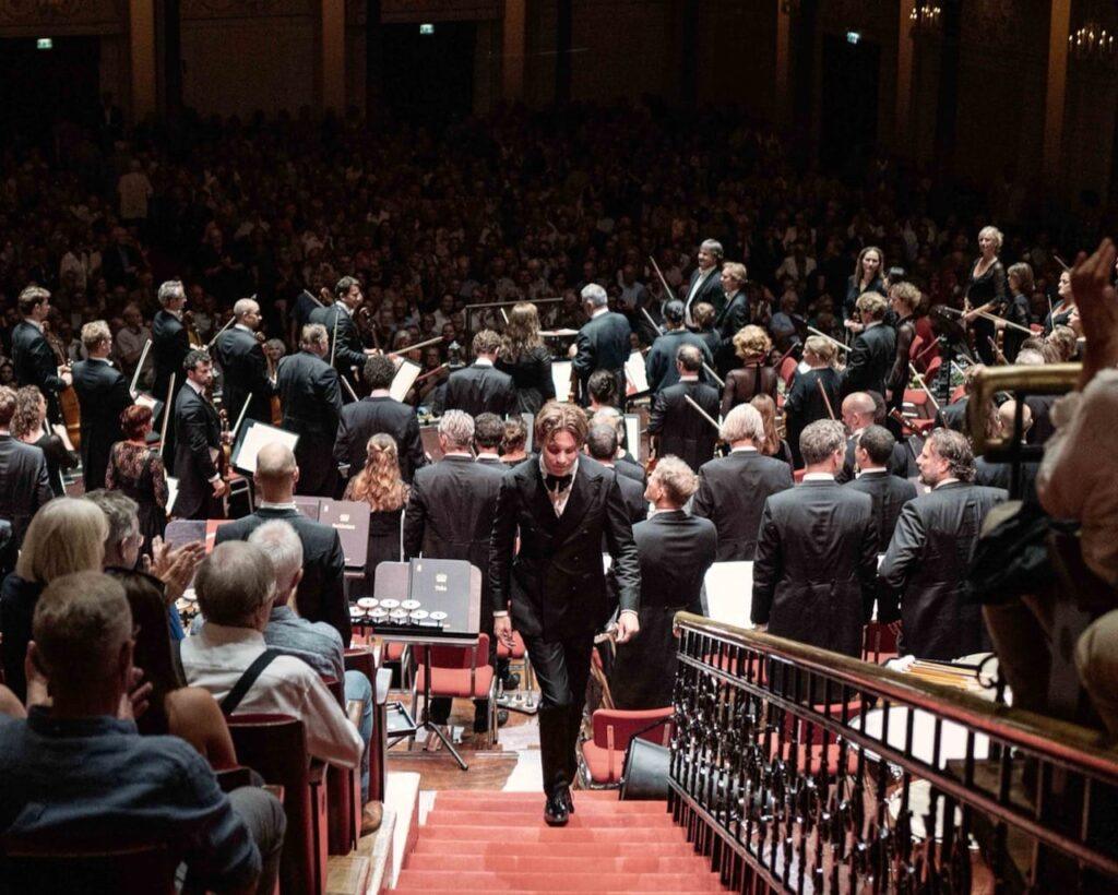 Klaus Mäkelä and the famous stairs
