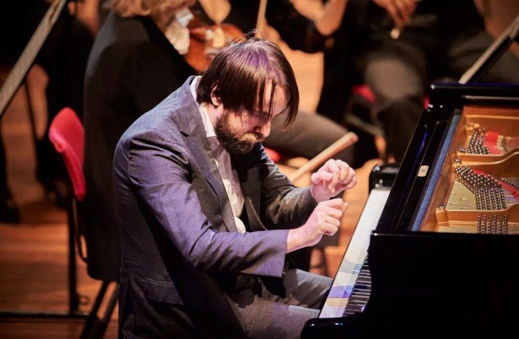 Daniil Trifonov giving the European premiere of the Mason Bates Piano Concerto in Utrecht with the Rotterdam Philharmonic Orchestra