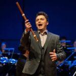 The young Austrian tenor David Kerber with his magic flute © Marco Borggreve