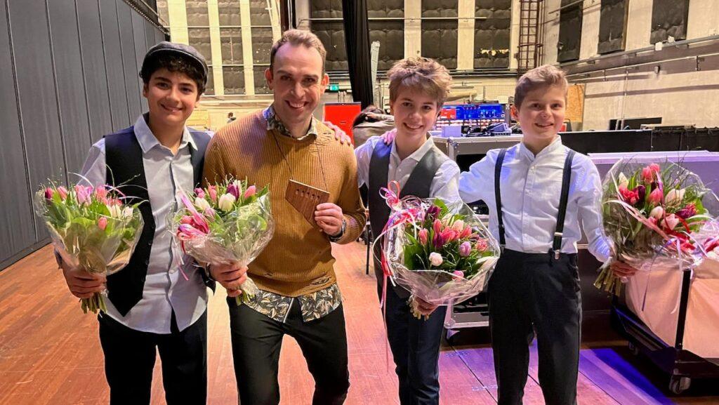 Modestas Sedlevicius and the fabulous boys from the Münchner Knabenchor - Fabio, Julius and Lazlo © Clare Varney