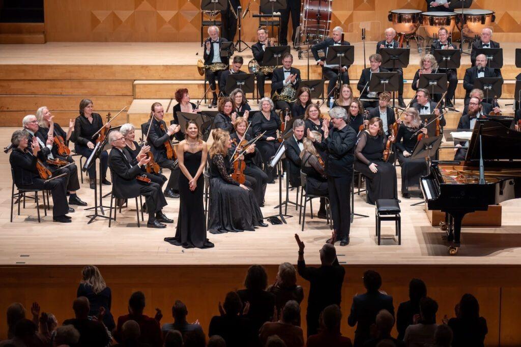Vasheruk with Jeppe Moulijn and ONSO taking the applause © Paul Varney