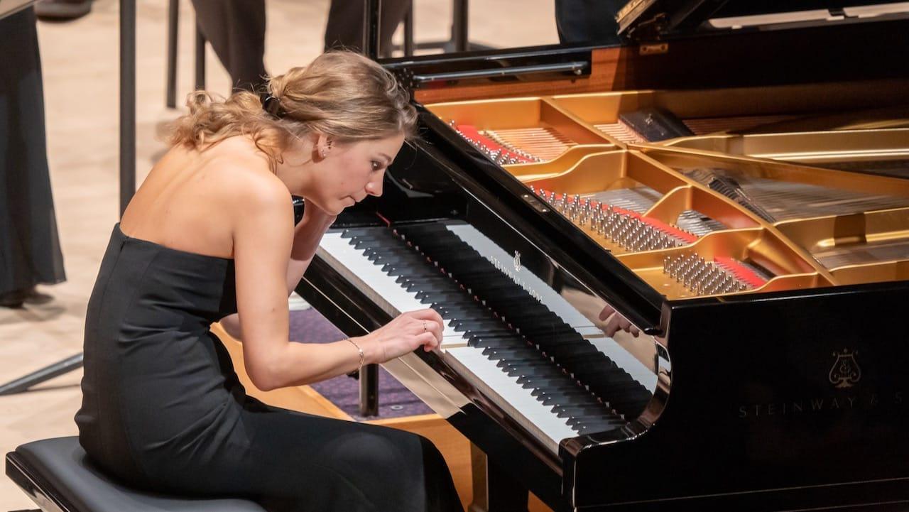 Sofia Vasheruk plays Rachmaninov's Third Piano Concerto © Paul Varney