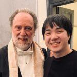 Chailly and Fujita backstage after the concert discussing the importance of the recurring Dies irae theme in the symphony © Clare Varney