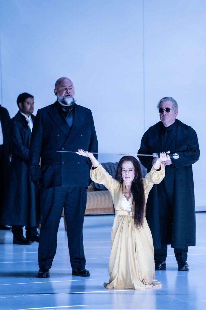 Daren Jeffery cast as Der Herrscher with Paul McNamara as Der blinde Schertrichter and Annemarie Kremer as Heliane