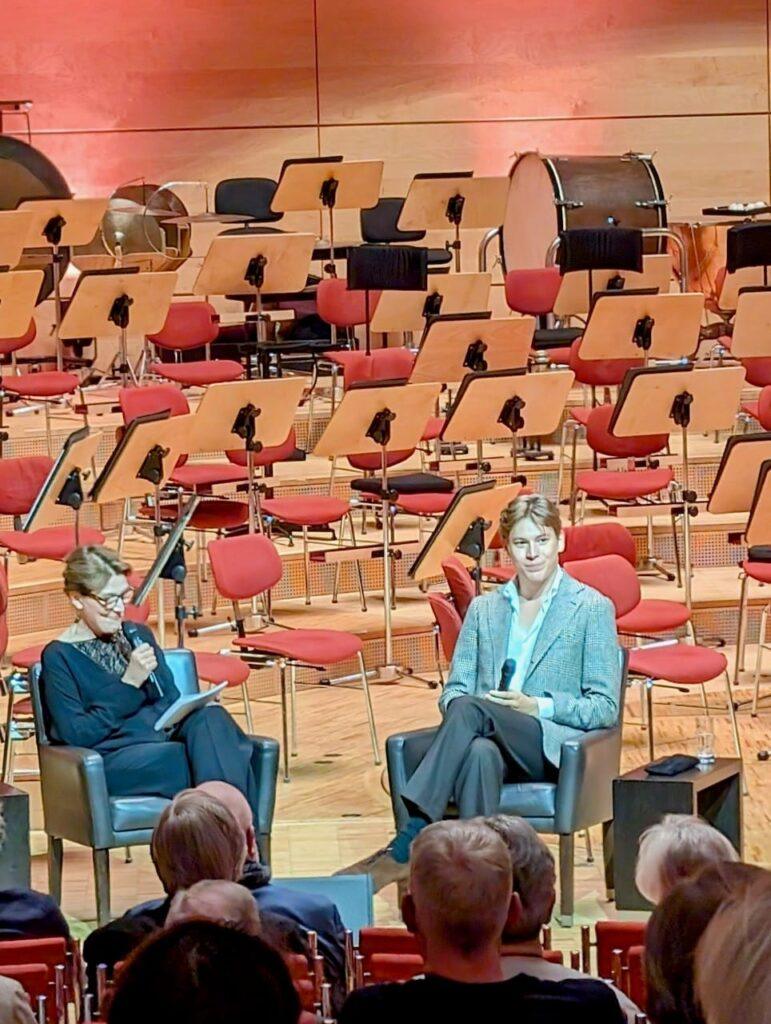 Mäkelä in conversation