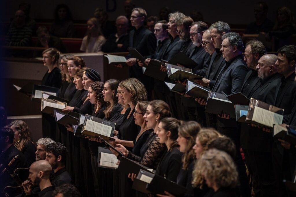 The choir with people singing
