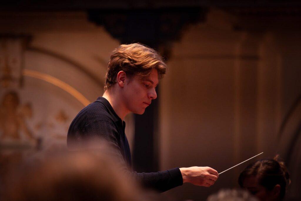Klaus Mäkelä conducting the Royal Concertgebouw Orchestra