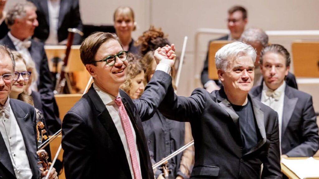 Vikingur Ólafsson and Edward Gardner and the London Philharmonic Orchestra
