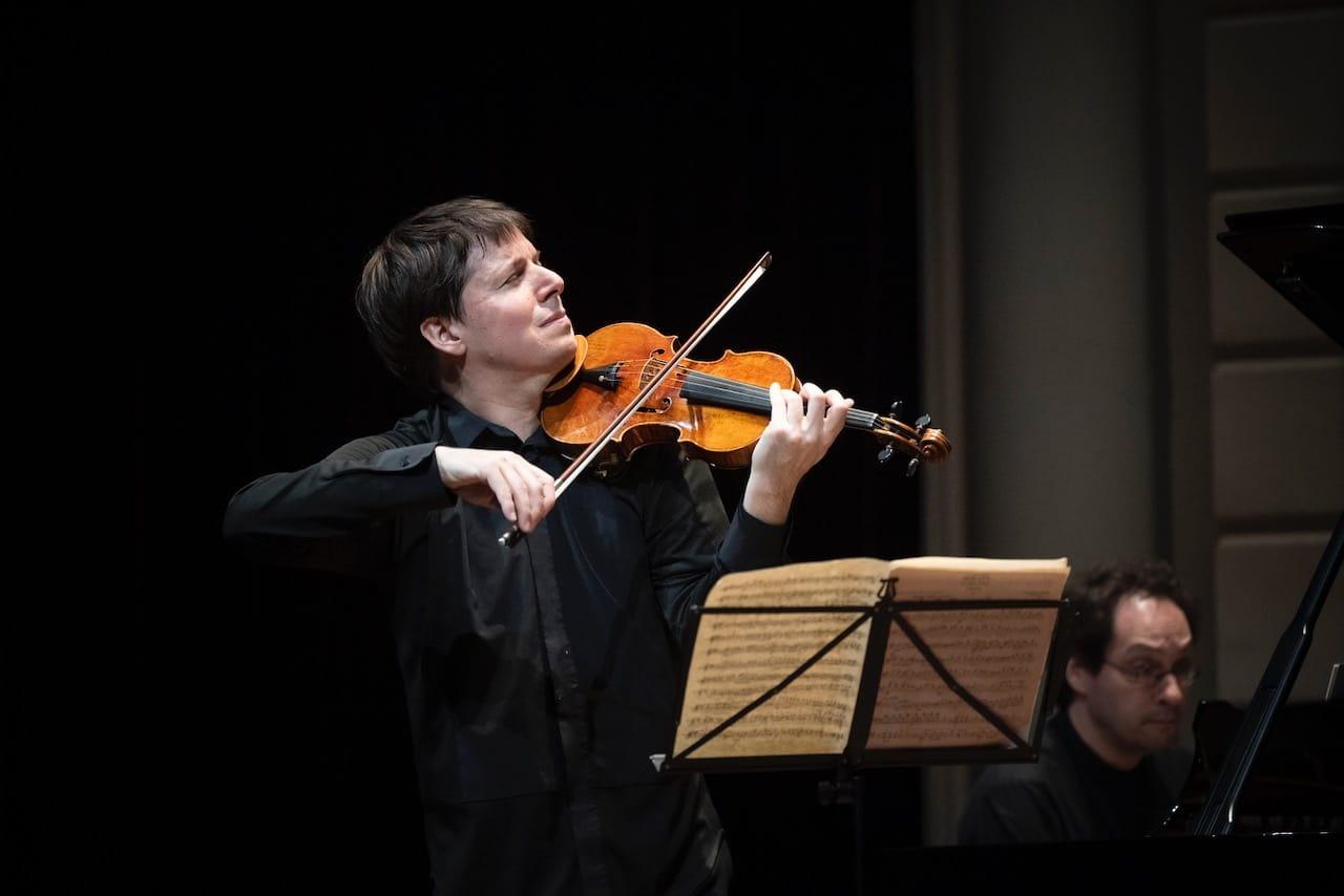Joshua Bell plays the violin