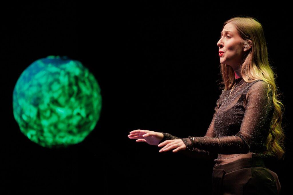 Elisabeth performing with the ADAM Quartet at the String Quartet Biennale Amsterdam © Rob van Dam